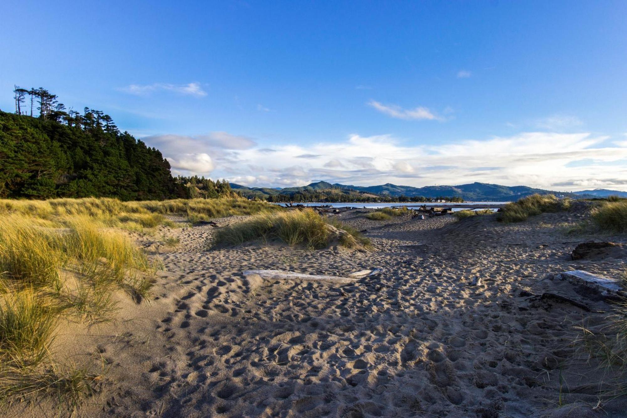 Waters Edge Daire Salishan Beach Oda fotoğraf